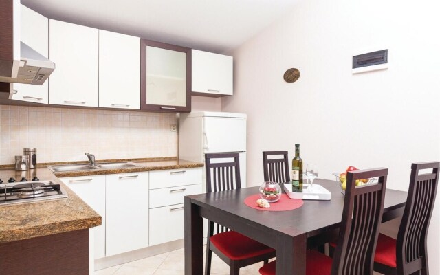 Awesome Home in Poplat With Wifi and 2 Bedrooms