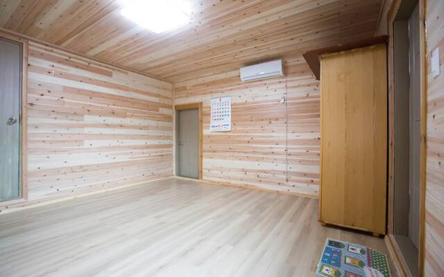 Wangju Godeok Pension