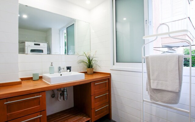 Gorgeous Gordon Getaway 3BR Near Sea