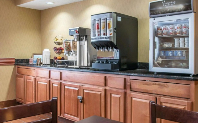 Sleep Inn & Suites - Airport