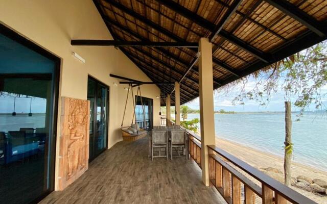 Absolute Beachfront Resort