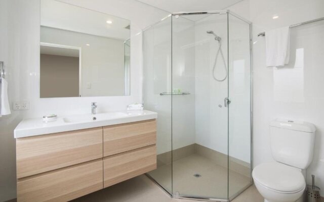 Canal Rocks Beachfront Apartments