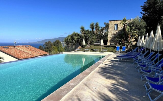 Luxury sea View, With Infinity Pool in Sicily