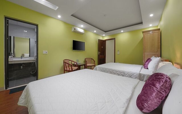 Golden Lotus Airport Hotel