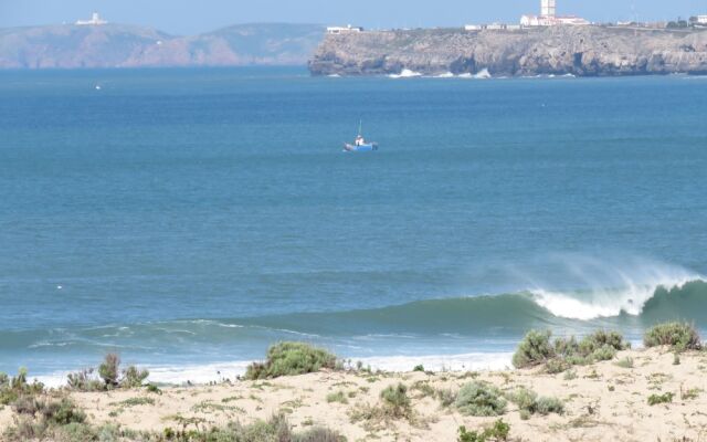 Supertubos Beach Hostel