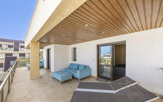 2218-Duplex first line beach with sea view