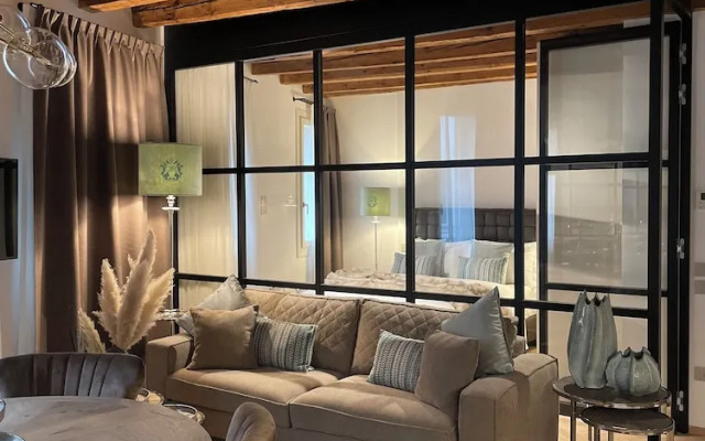 Elegance Room