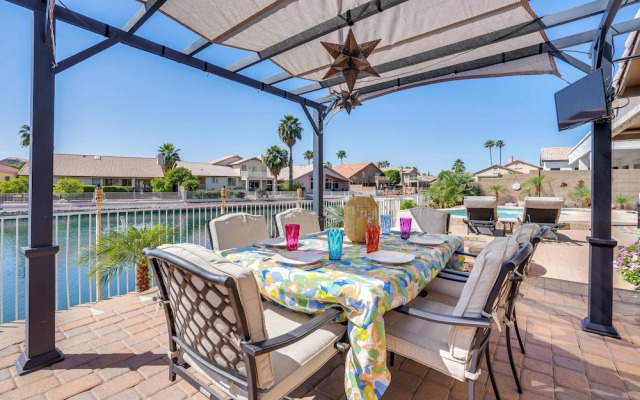 Lakefront Glendale Home w/ Pool, Boat & Fishing!