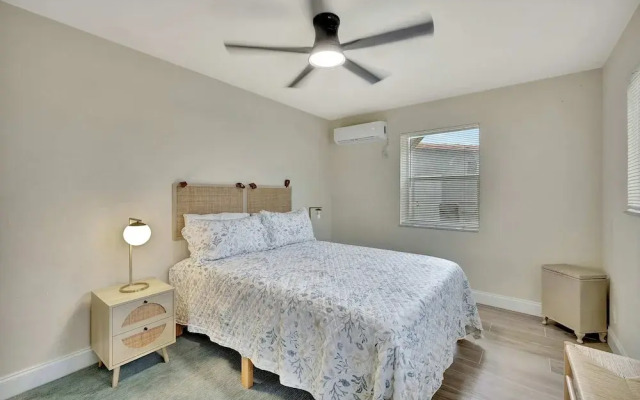 Pompano Beach Bungalow for 5!