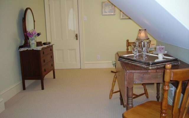 Old Riverside Lodge B & B