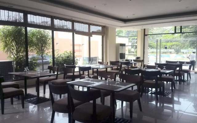 Hotel Ariana