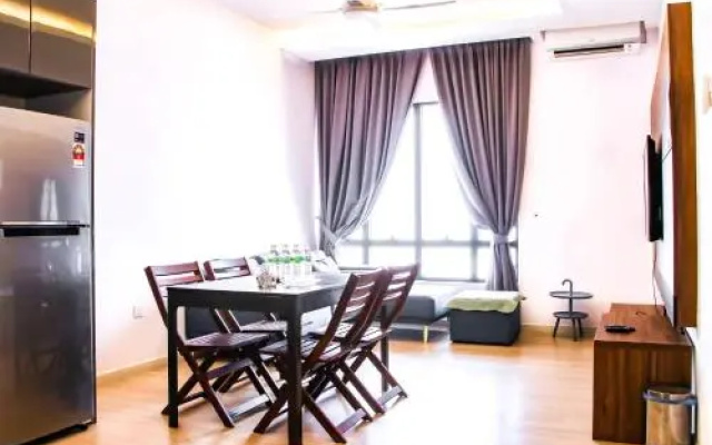 8Pax 2 BATHROOM NEAR SUMWAY PYRAMID