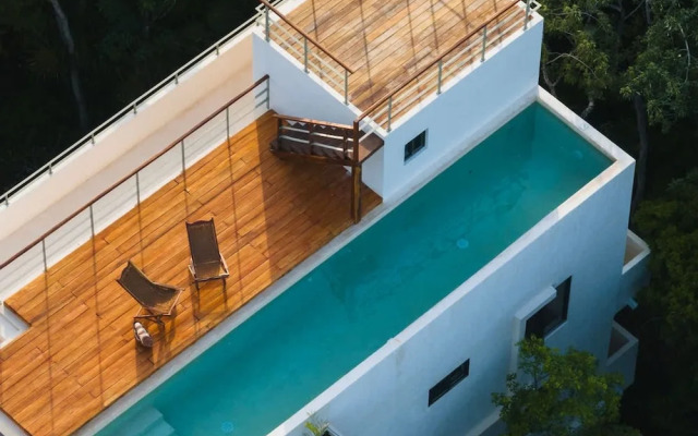 Luxury Jungle Retreat Sleeps 10 Rooftop Pool