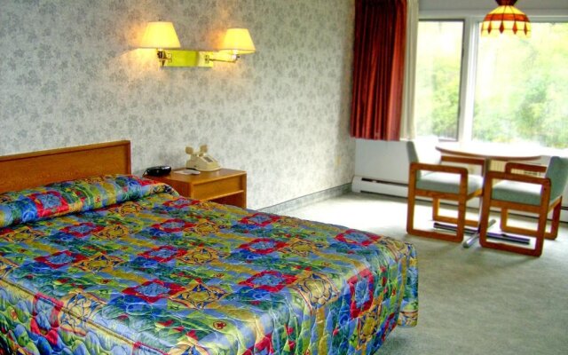 Capital O Swan Inn Comstock Park