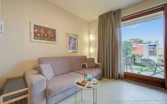 La Casa di Gioia - Shared Pool & View