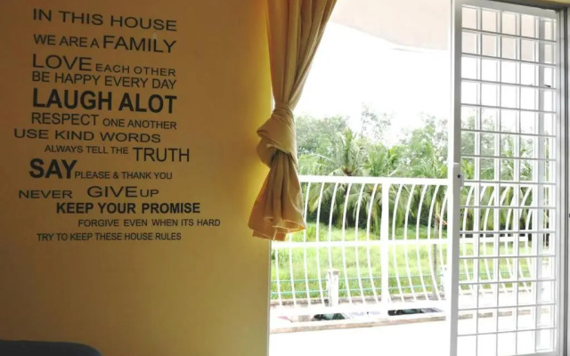 Colourful homestay - (near jeti sky mirror)