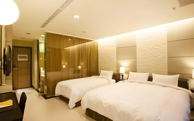 823 Tourist Hotel