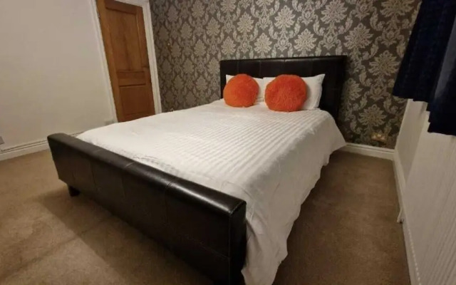 SnoozeDen Westmead – Windsor Castle & Legoland