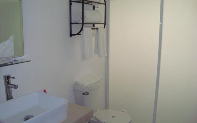 NAH SAM CHAK La Casa Rosada