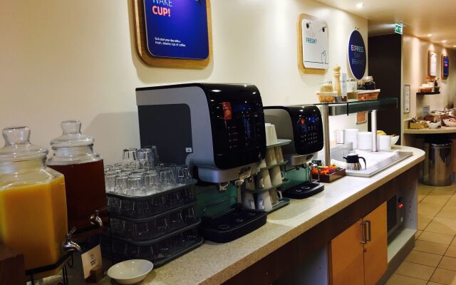 Holiday Inn Express Cheltenham by IHG