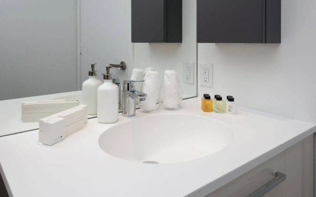 Diamond Vacation Homes - Eaton Centre