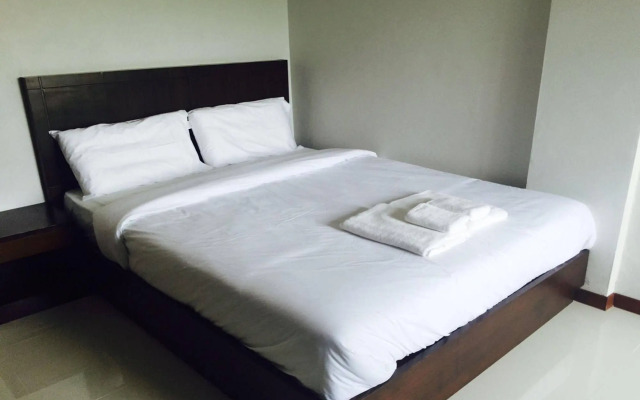 Siriwat Apartment
