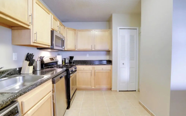 Modern Apartment with Top Amenities