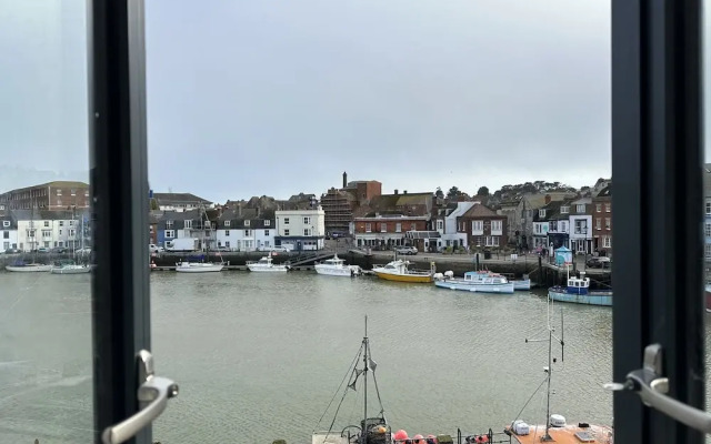 Quayside Quarters Harbourside Apartment