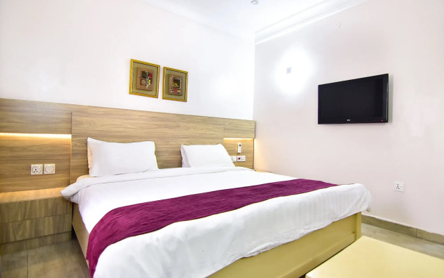 Pearl Gate Hotel