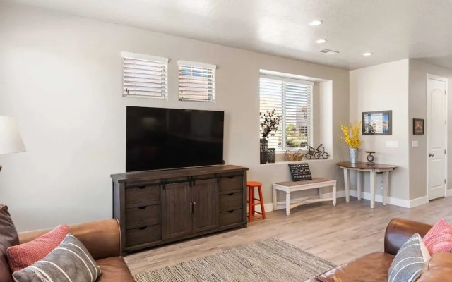 The Suite Escape By Redawning