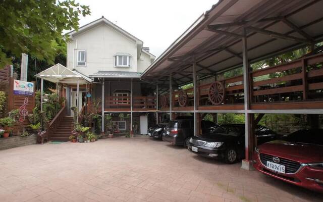 Music House Homestay