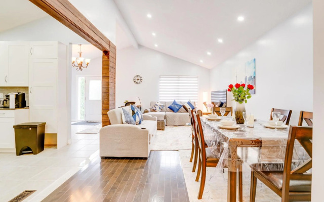 Tranquil & Cozy 30 min to Toronto ~ Backyard ~ Pkg