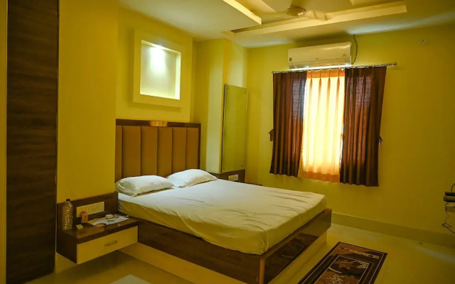 Fabhotel Golden Bliss