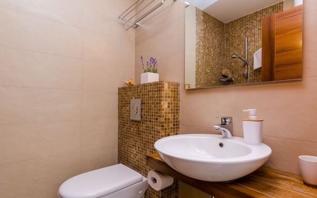 Blue Lagoon Apartment