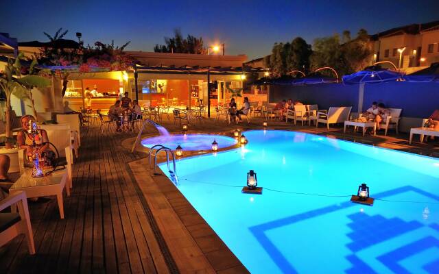 Kolymbia Bay Art - Adults Only