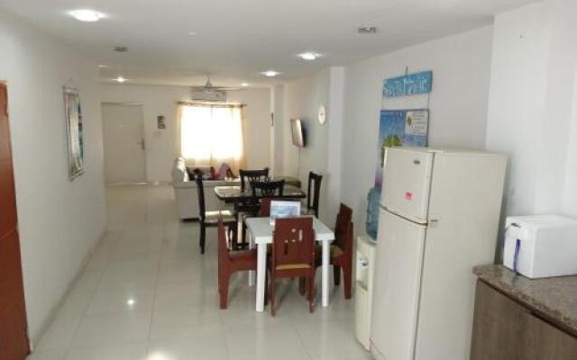 Alcobas a 4 calles de la Playa