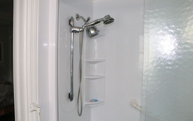 Jamaica Royale - 081 - 2 Br Condo