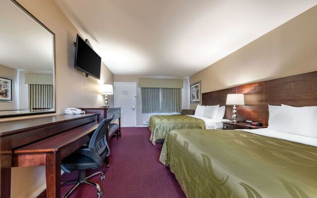 Scottish Fairway Inn