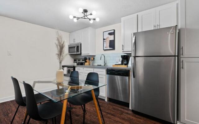 Abode Houston - Norfolk