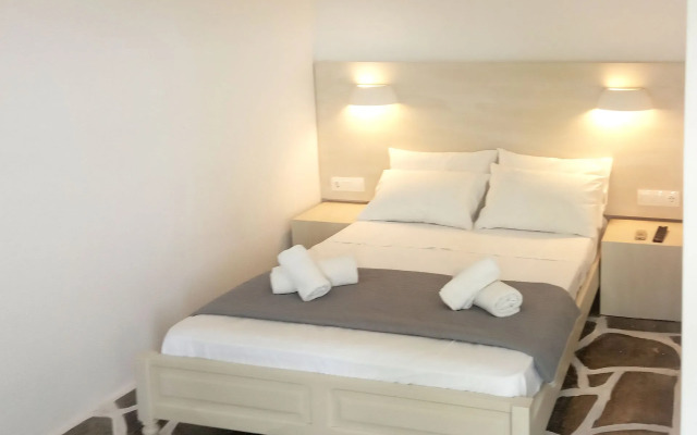 Asante Paros