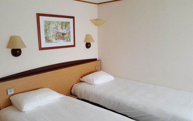 Le 2 by HOTEL AKENA LA FERTE BERNARD