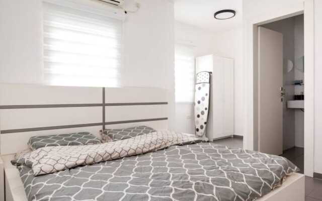 Amazing APT Bat-Yam Near Beach