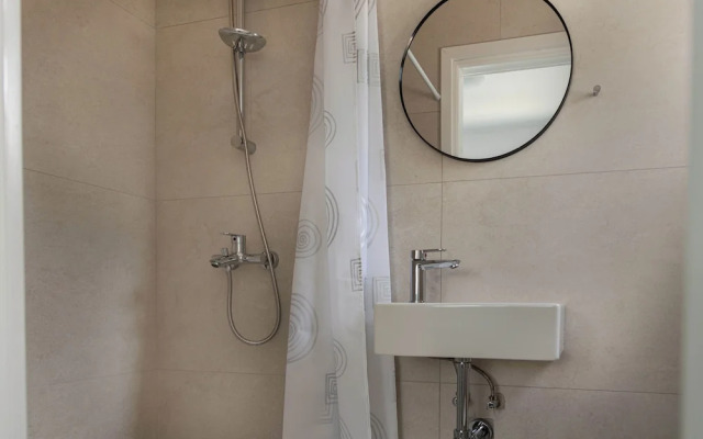 Phaedrus Living Olga Residence
