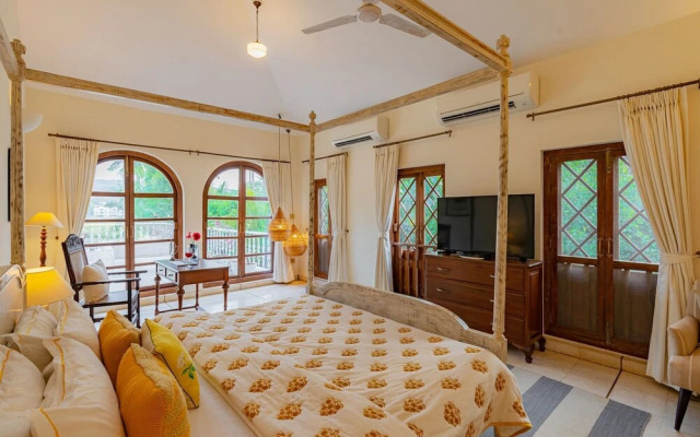 Loto Bianco by Hireavilla -4br w Pvt Pool Siolim