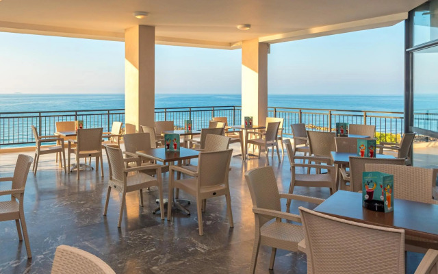 Themis Beach Hotel