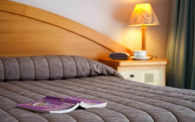 Glacier Gateway Motel