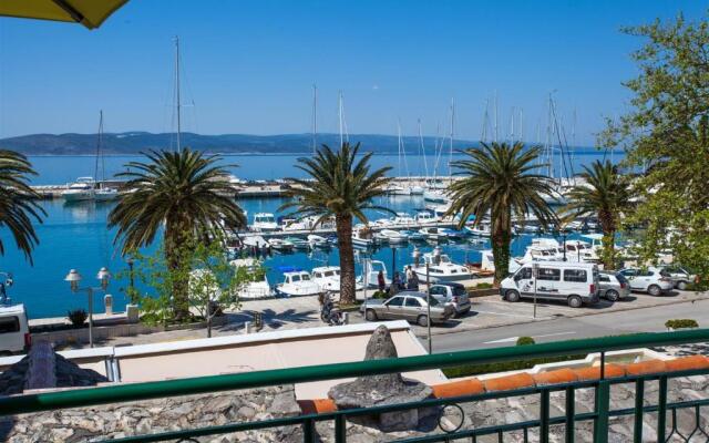 Apartment Rilka - 20m from the sea