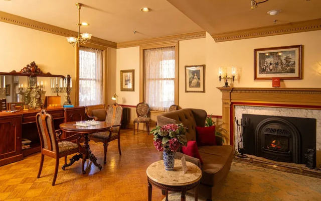The Lafayette Inn