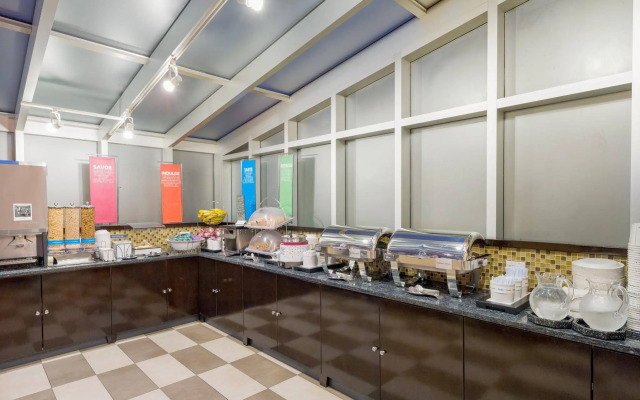 Hampton Inn Manhattan/Times Square South