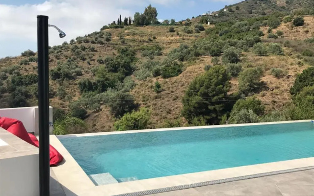 Las Filipinas, Apartment Lemoni